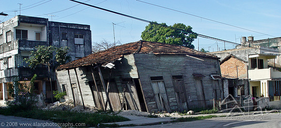 Casa inclinada